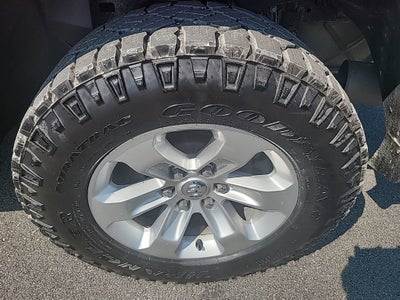 2022 RAM 1500 Laramie Crew Cab 4x4 5'7" Box