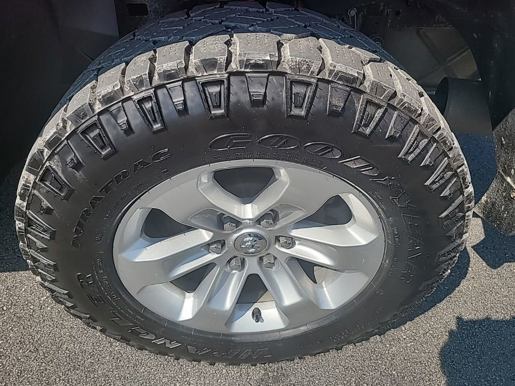 2022 RAM 1500 Laramie Crew Cab 4x4 5'7" Box