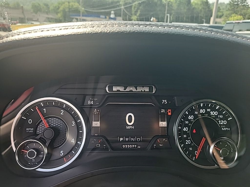 2022 RAM 1500 Laramie Crew Cab 4x4 5'7" Box