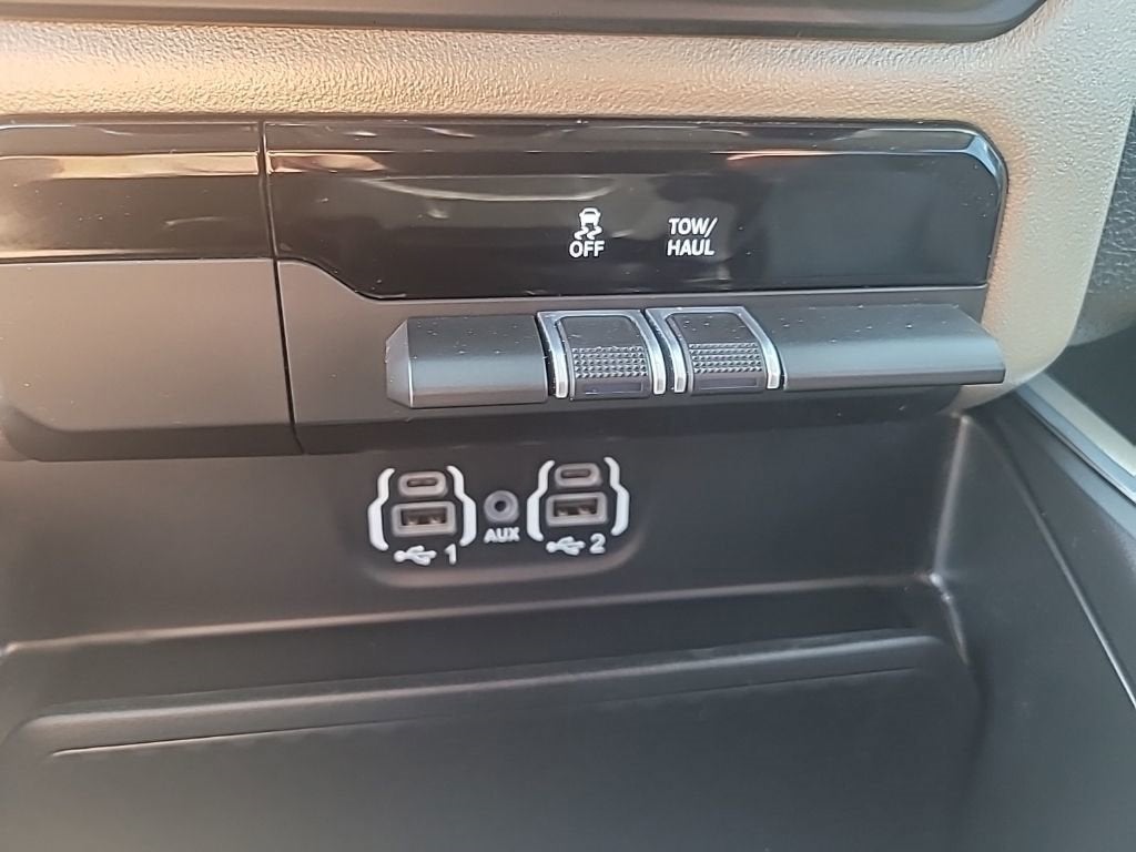 2022 RAM 1500 Laramie Crew Cab 4x4 5'7" Box