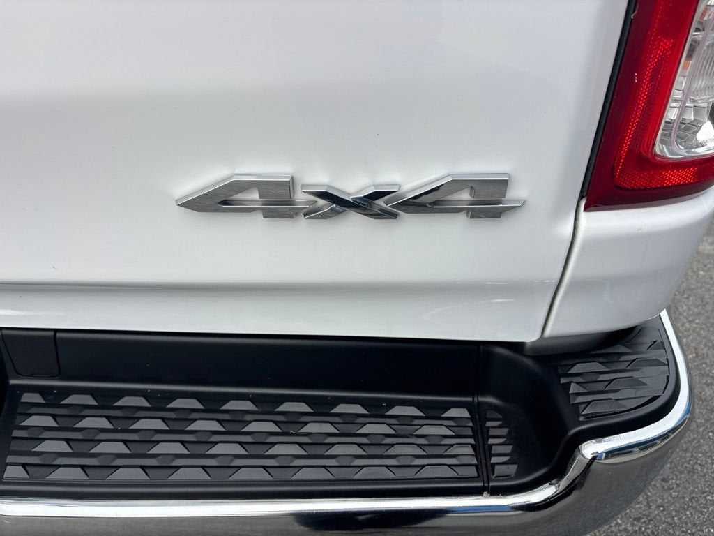 2022 RAM 1500 Big Horn Crew Cab 4x4 6'4" Box