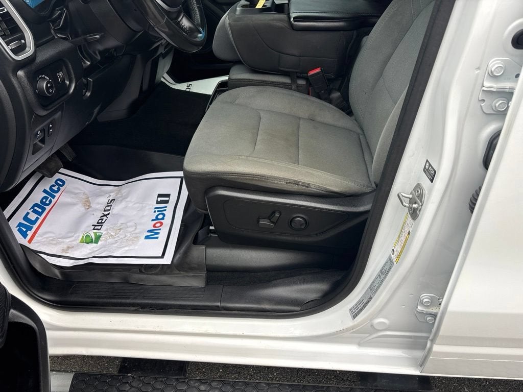 2022 RAM 1500 Big Horn Crew Cab 4x4 6'4" Box