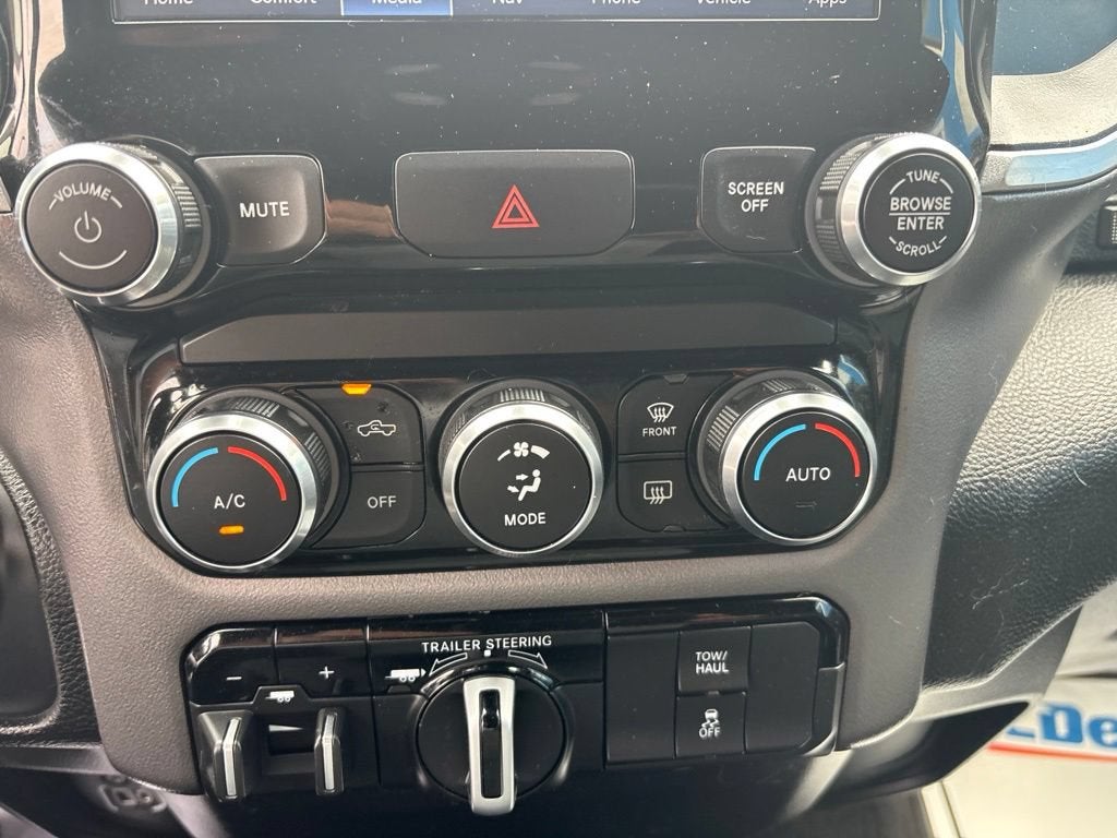 2022 RAM 1500 Big Horn Crew Cab 4x4 6'4" Box