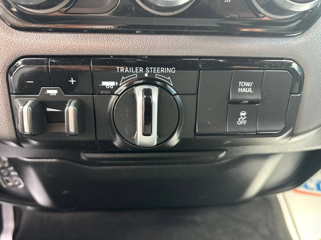 2022 RAM 1500 Big Horn Crew Cab 4x4 6'4" Box