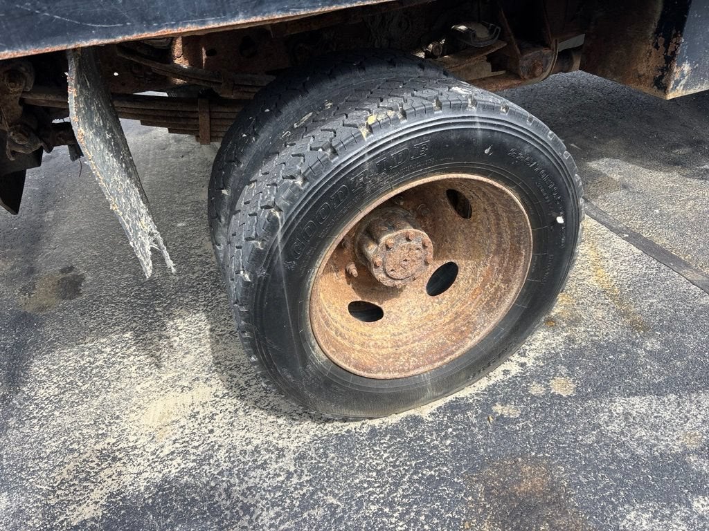 1999 Ford Super Duty F-550 XL
