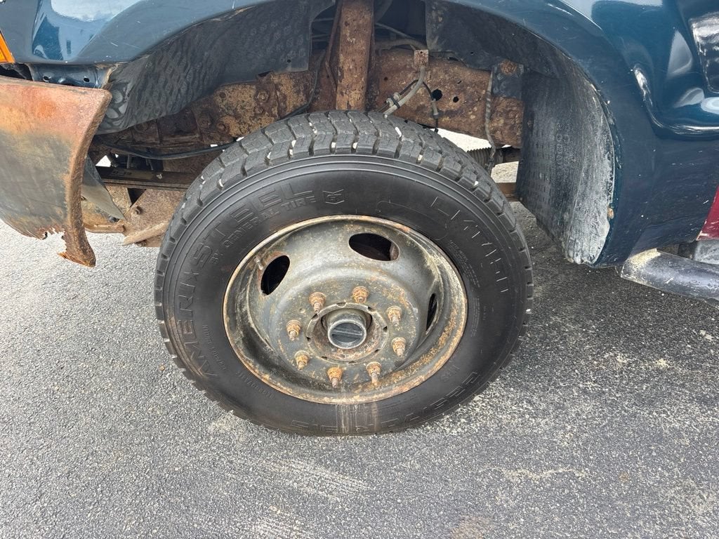 1999 Ford Super Duty F-550 XL