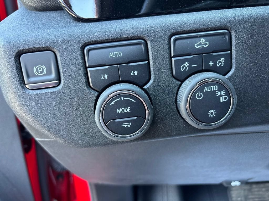 2025 Chevrolet Silverado 1500 LT (2FL)