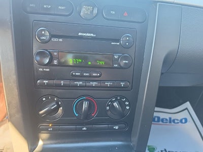2006 Ford Mustang GT Deluxe