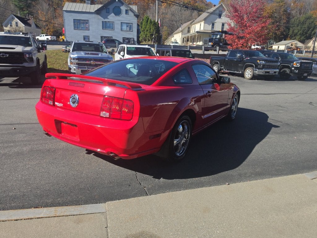 2006 Ford Mustang GT Deluxe