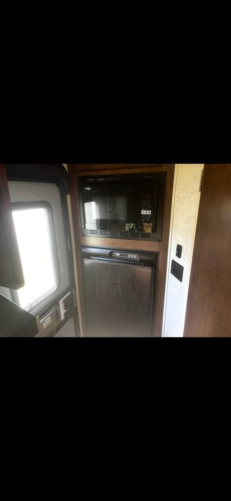 2018 VENTURE RV Sonic Lite SL16