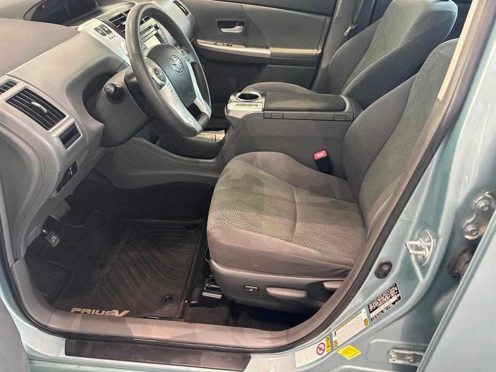 2014 Toyota Prius v Two