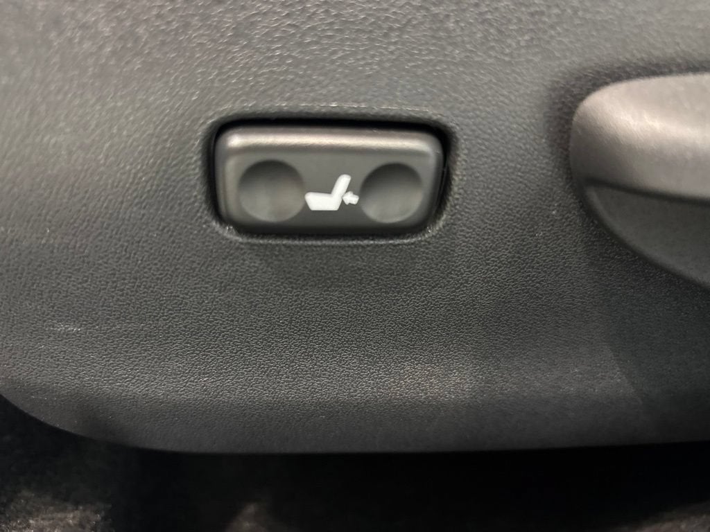 2014 Toyota Prius v Two