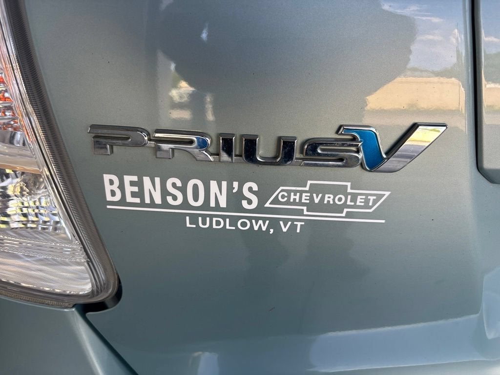2014 Toyota Prius v Two