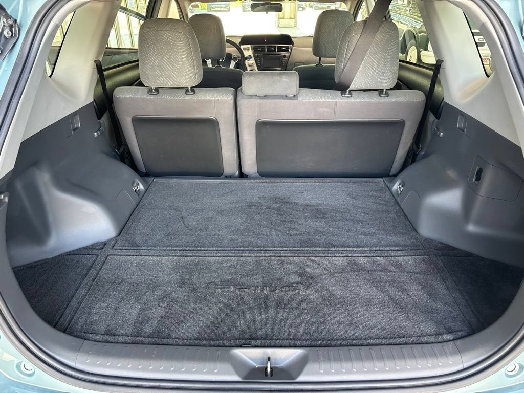 2014 Toyota Prius v Two