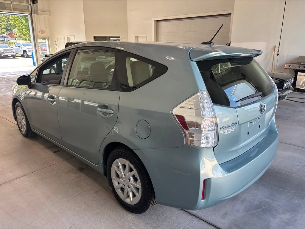 2014 Toyota Prius v Two