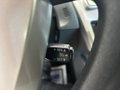 2014 Toyota Prius v Two
