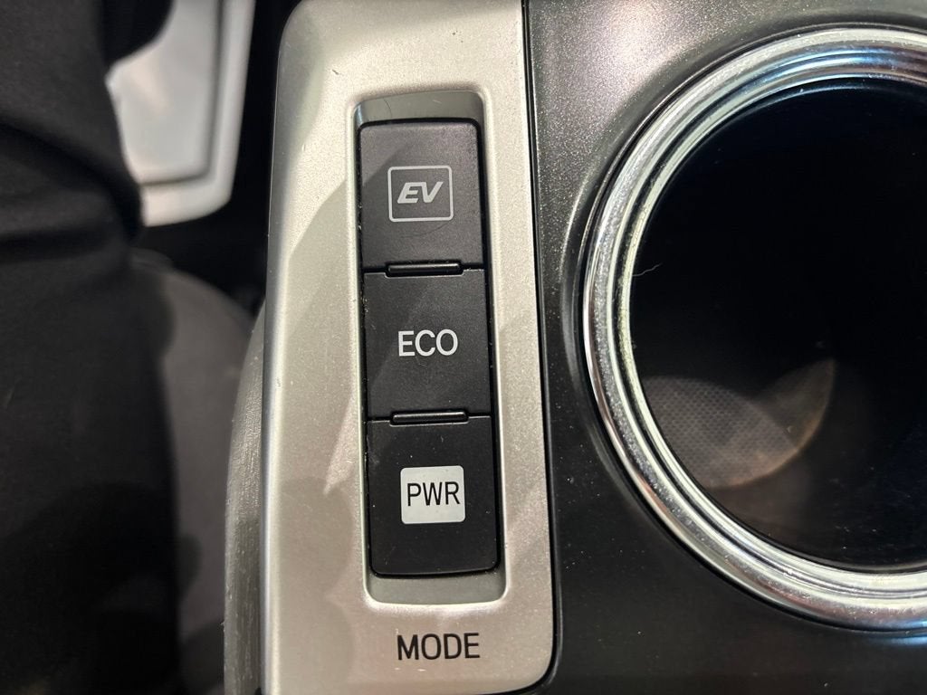 2014 Toyota Prius v Two